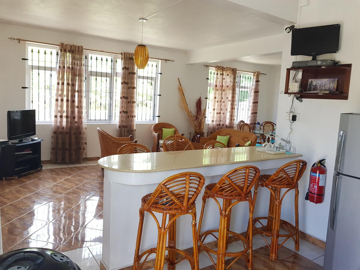 Suntoo Villa Wind & Kitesurf Accommodation Ла Гулет Екстериор снимка